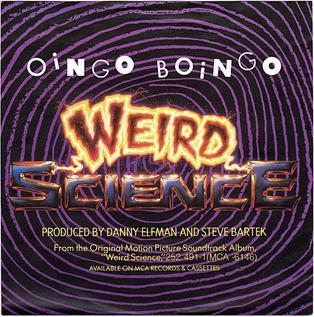 En tiempos de IA la ciencia de Ciencia Loca ya no suena tan loca. “Weird Science” un clásico revisitado