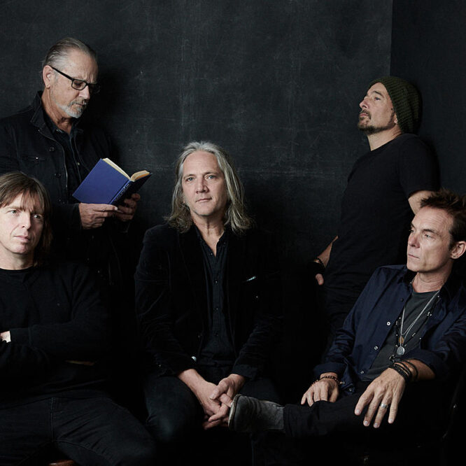 Prepárate a ser santificado bajo la Via Láctea, tenemos nuevo album de The Church